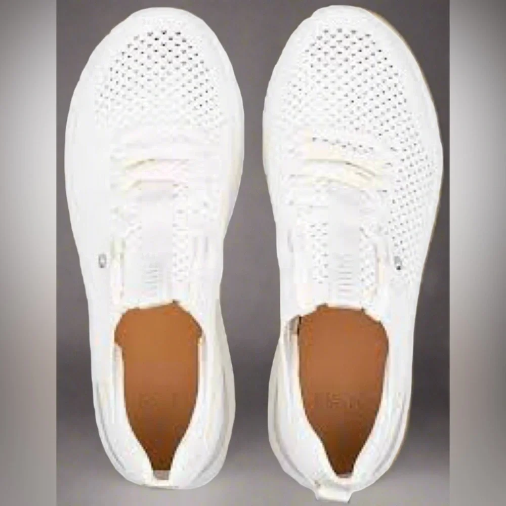 🔥🔥NWT UGG Women Tay Knit Triple White Mesh Walking Shoes size 12 M
